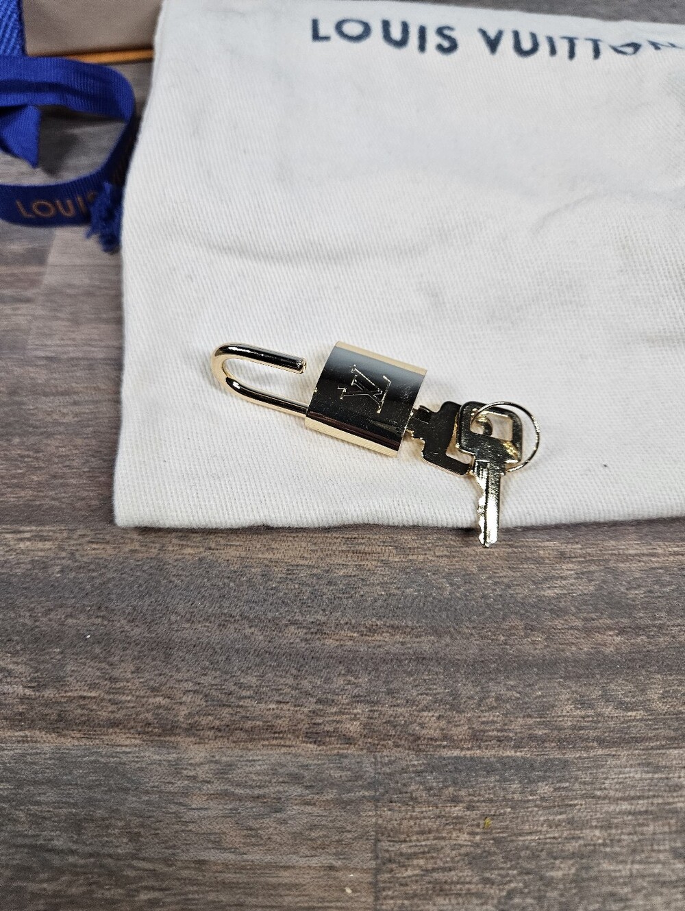 Louis Vuitton padlock #318 - Picture 8 of 9